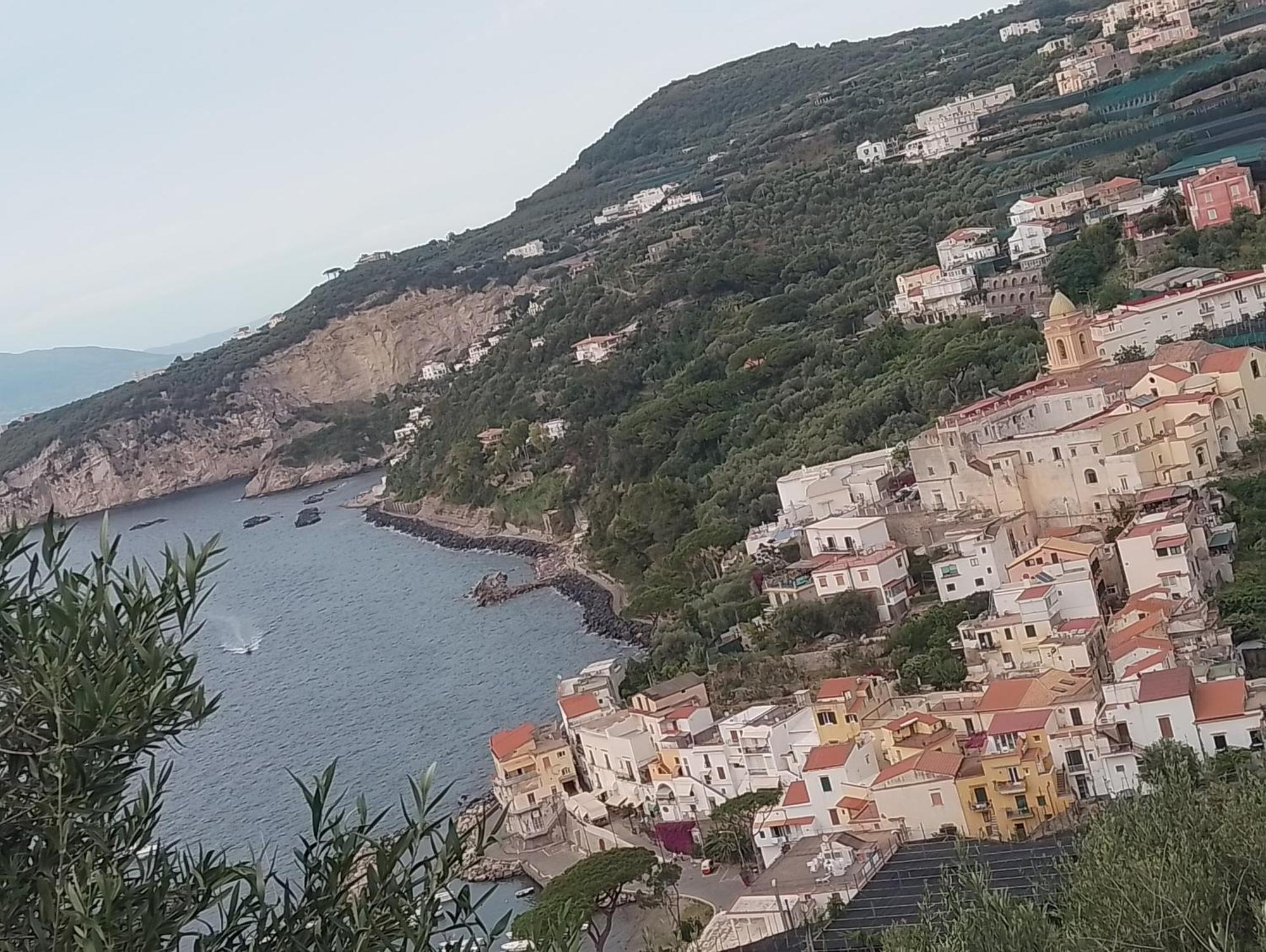 Agriturismo La Lobra マッサ・ルブレンセ エクステリア 写真