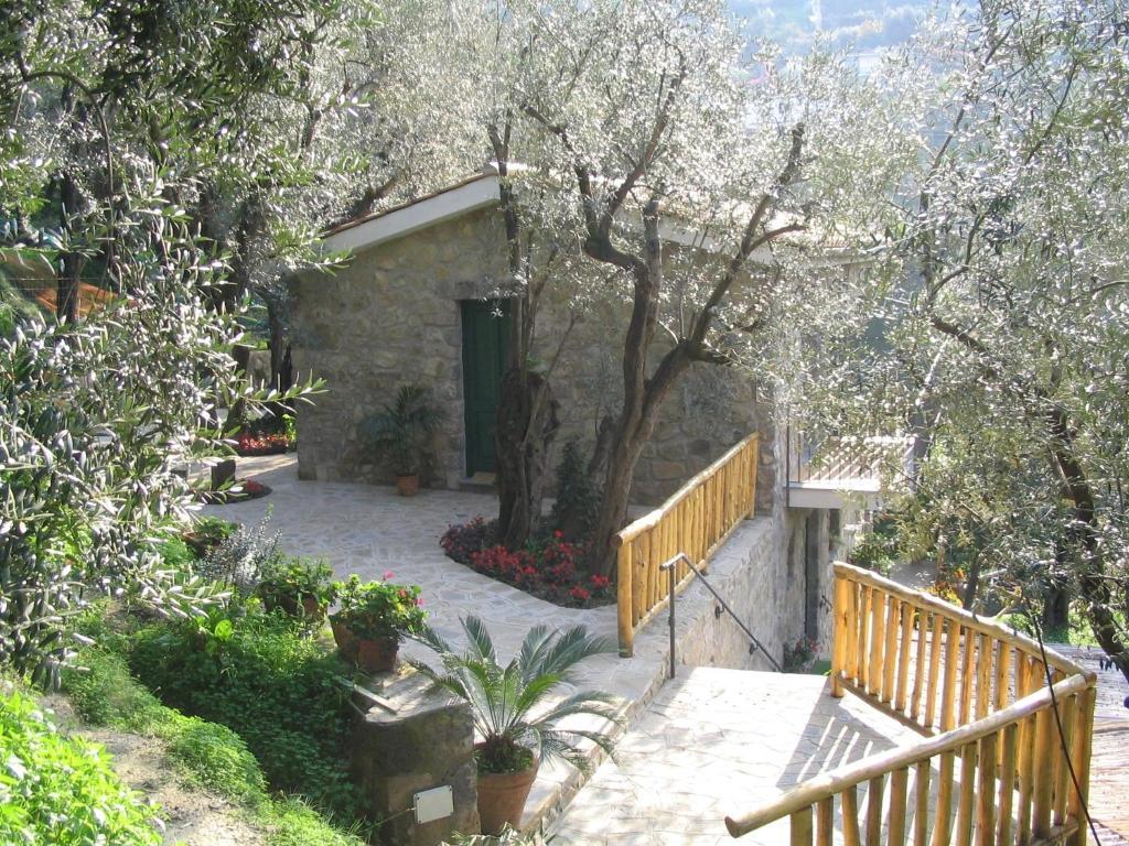Agriturismo La Lobra マッサ・ルブレンセ エクステリア 写真