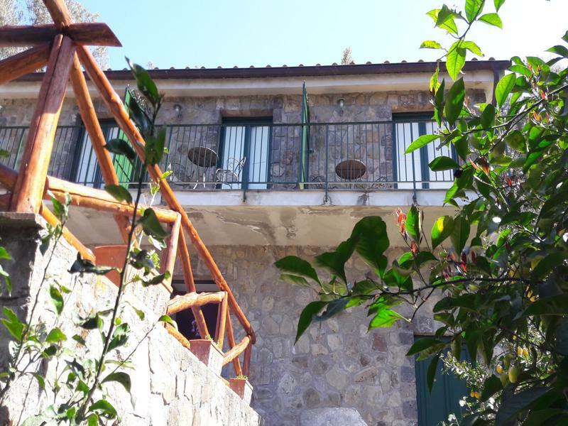Agriturismo La Lobra マッサ・ルブレンセ エクステリア 写真